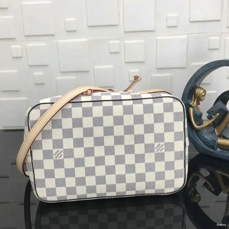 Bags 19T1L0499 LV 0623